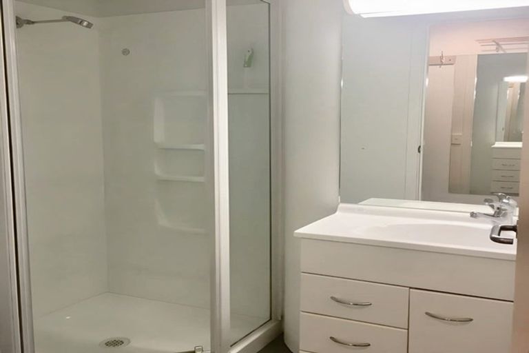 Photo of property in Orange Apartments/victoria Centr, 911/169 The Terrace, Wellington Central, Wellington, 6011