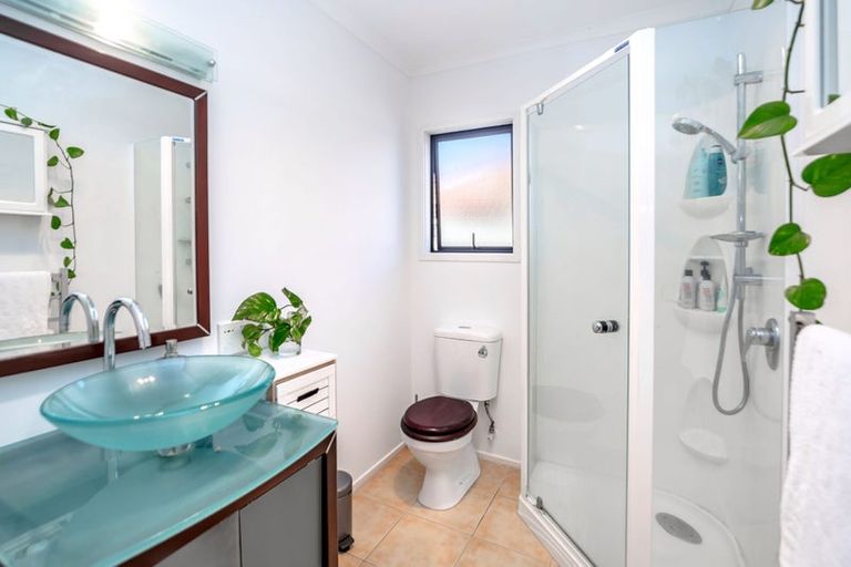 Photo of property in 106 Pacific Drive, Fitzherbert, Palmerston North, 4410