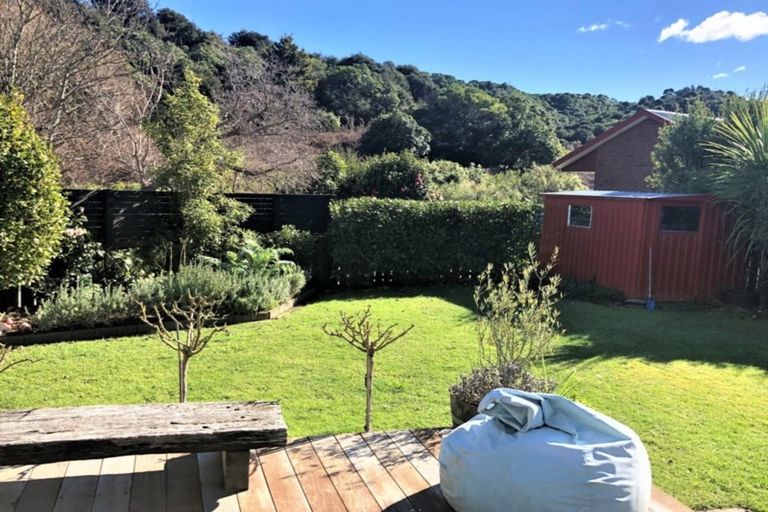 Photo of property in 2 Leicester Street, Picton, 7220