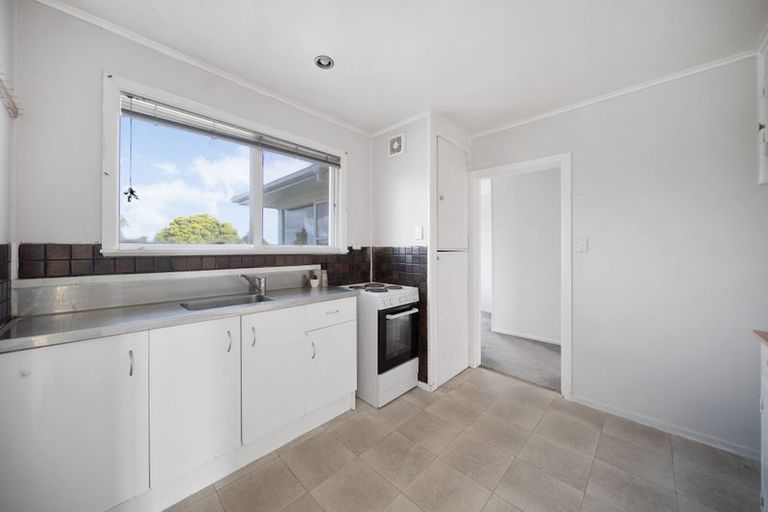 Photo of property in 12 Ronald Place, Manurewa, Auckland, 2102