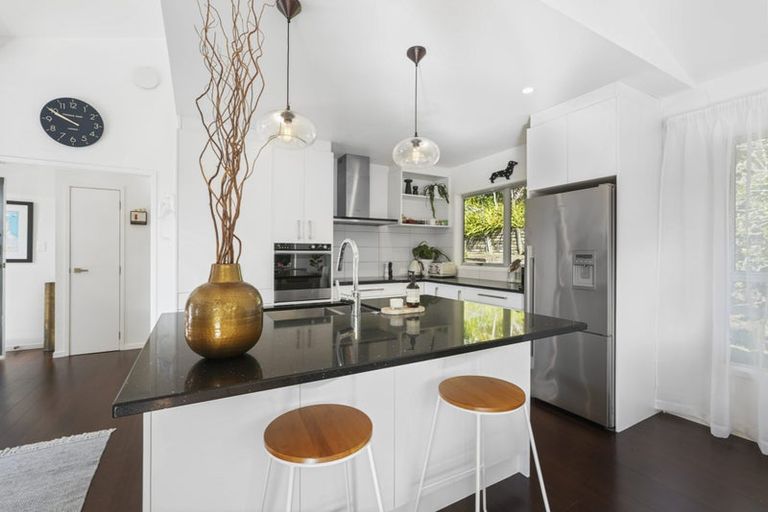 Photo of property in 17 Mcclintock Road, Massey, Auckland, 0614