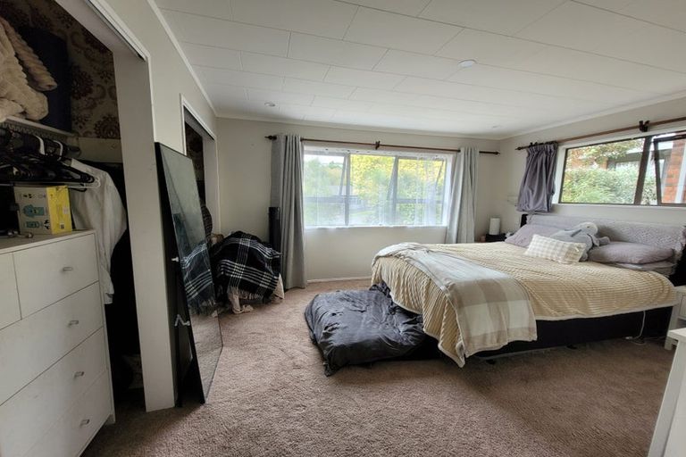 Photo of property in 6 Pioneer Grove, Silverstream, Upper Hutt, 5019