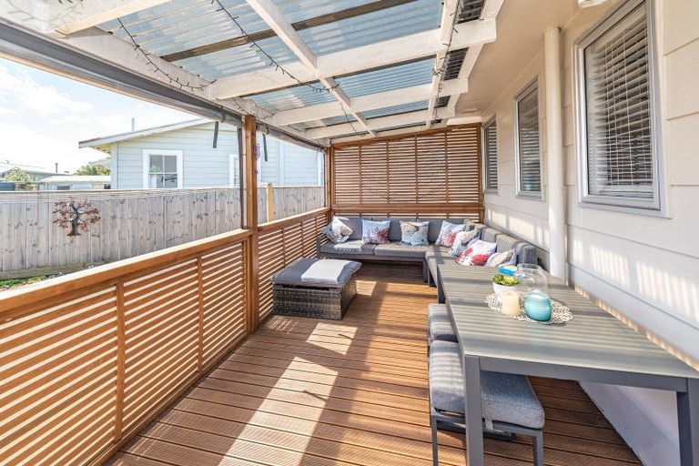 Photo of property in 1a Mosston Road, Castlecliff, Whanganui, 4501