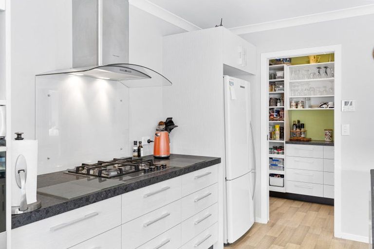 Photo of property in 13 Feist Street, Carterton, 5713