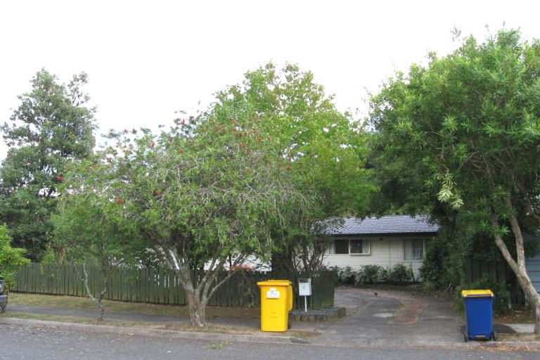 Photo of property in 7 Scarlock Avenue, Browns Bay, Auckland, 0630