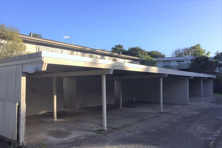 Photo of property in 2/42 Sheridan Drive, New Lynn, Auckland, 0600