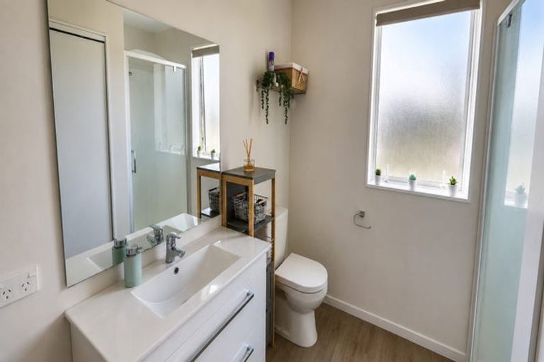 Photo of property in 70 Prado Drive, Pukekohe, 2120