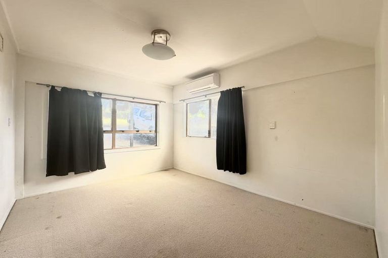 Photo of property in 3 Beulah Avenue, Rothesay Bay, Auckland, 0630
