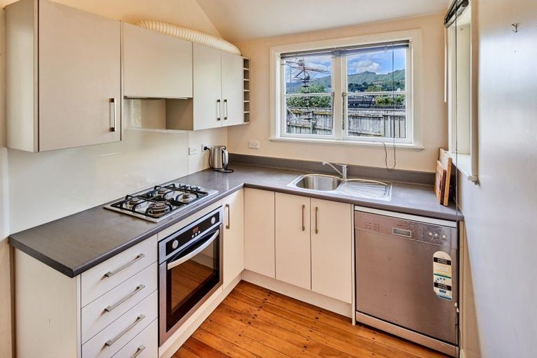 Photo of property in 6 Hobbs Grove, Epuni, Lower Hutt, 5011