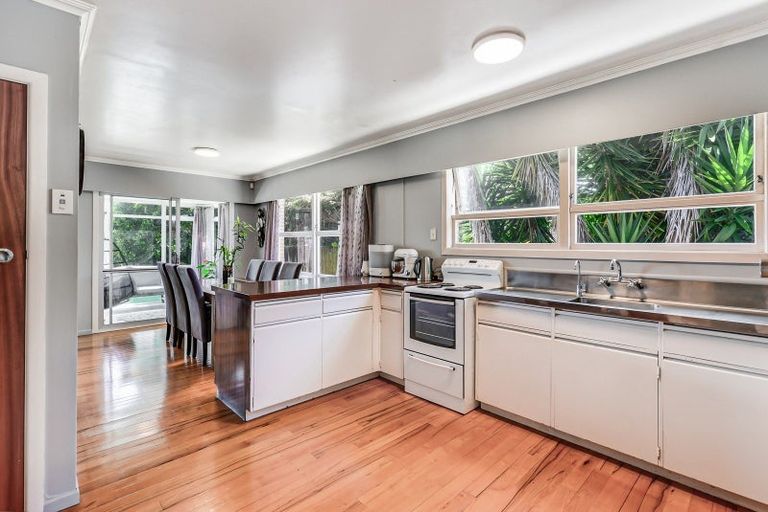 Photo of property in 51 Sandwich Road, St Andrews, Hamilton, 3200