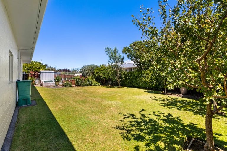 Photo of property in 46 Nevada Drive, Merrilands, New Plymouth, 4312