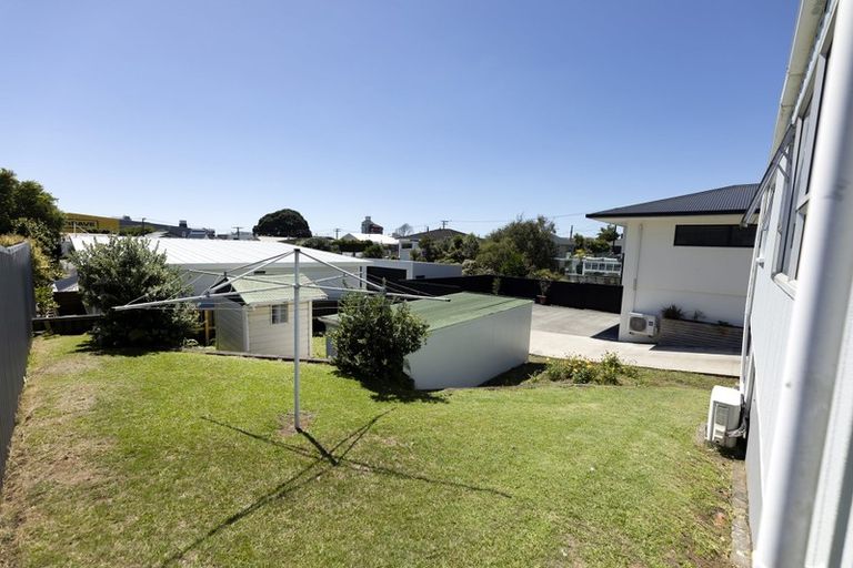 Photo of property in 75 Pendarves Street, New Plymouth, 4310