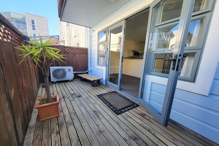 Photo of property in 19 Hanson Street, Mount Cook, Wellington, 6021