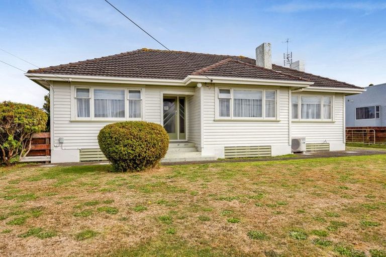 Photo of property in 23 Caledonia Street, Hawera, 4610