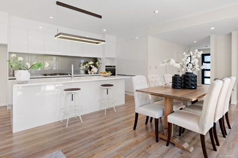 Photo of property in 23 Reserva Crescent, Kumeu, 0810