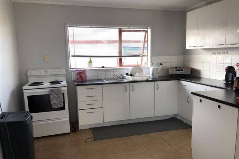 Photo of property in 1/21 Solveig Place, Randwick Park, Auckland, 2105