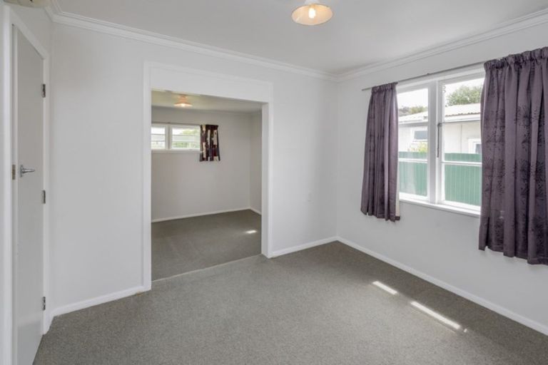 Photo of property in 61 Mako Mako Road, Levin, 5510