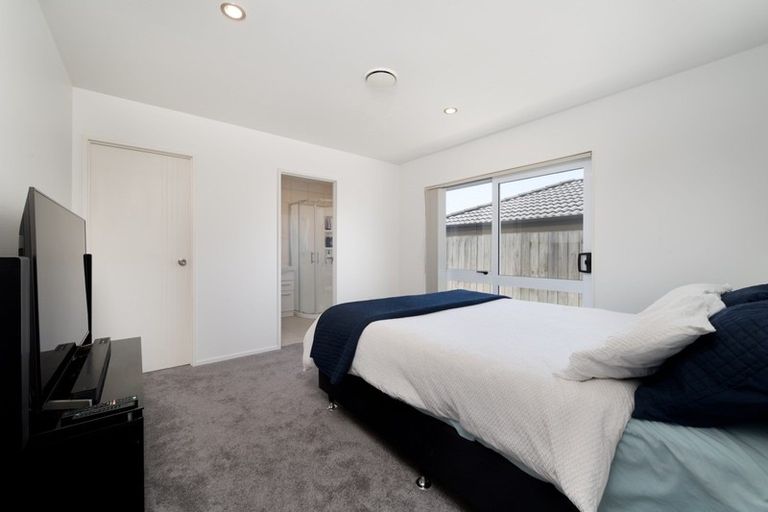 Photo of property in 16 John Broad Place, Flat Bush, Auckland, 2019
