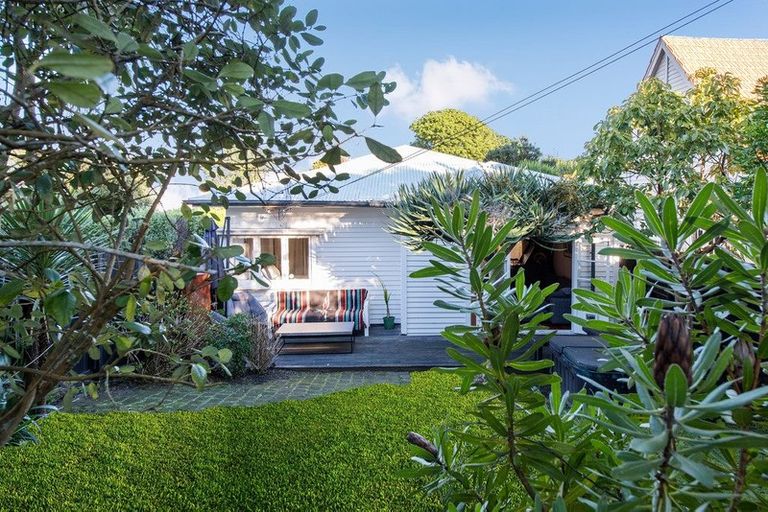 Photo of property in 12 Sefton Avenue, Grey Lynn, Auckland, 1021