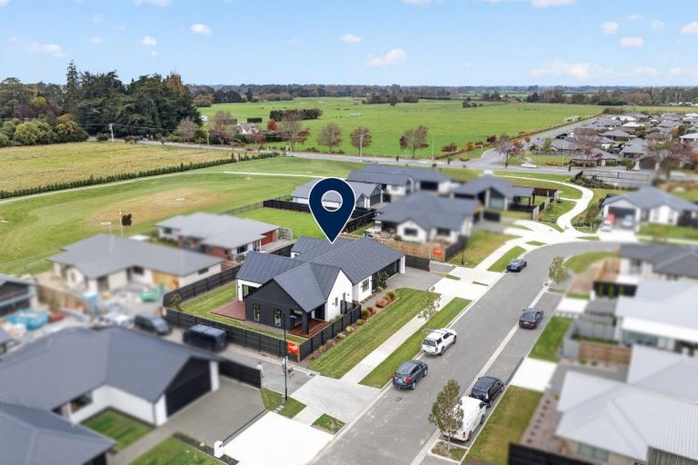 Photo of property in 28 Inch Crescent, Rangiora, 7400