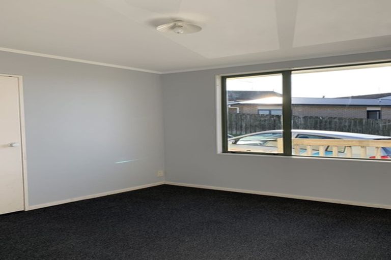 Photo of property in 2/10 Southview Place, Wattle Downs, Auckland, 2102
