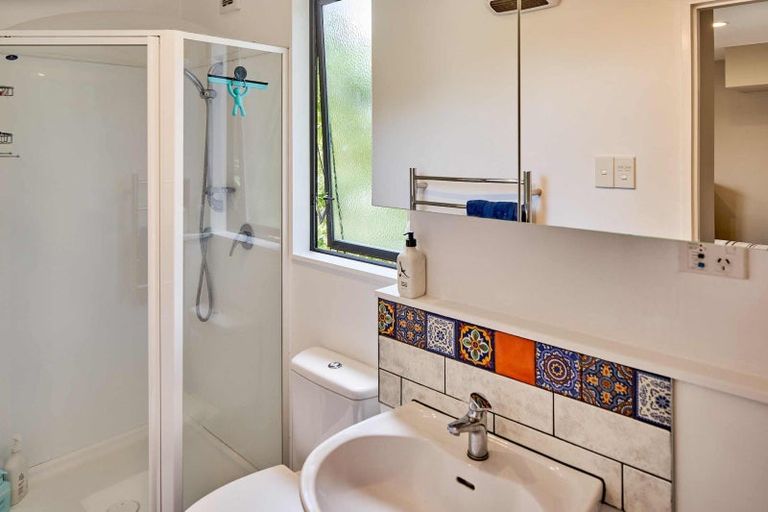 Photo of property in 82 Paremata Road, Paremata, Porirua, 5024