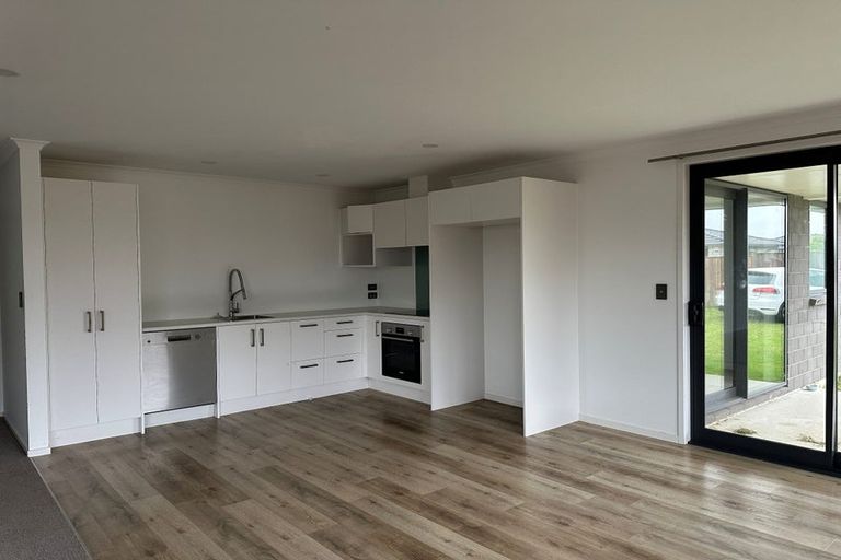 Photo of property in 11 Tauroa Drive, Tuakau, 2121