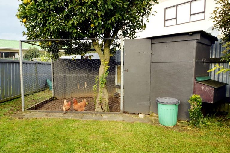 Photo of property in 6 Turner Place, Pukekohe, 2120
