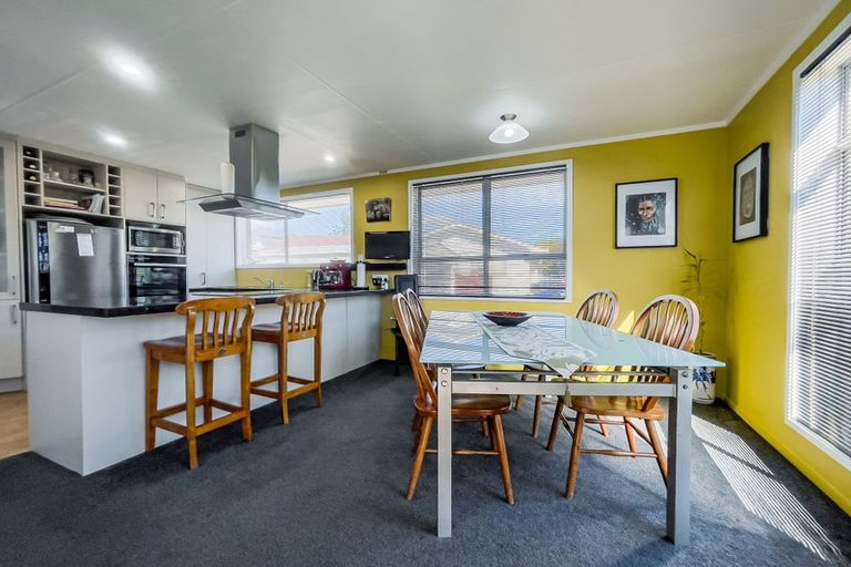 Photo of property in 6 Arbor Close, Manurewa, Auckland, 2102