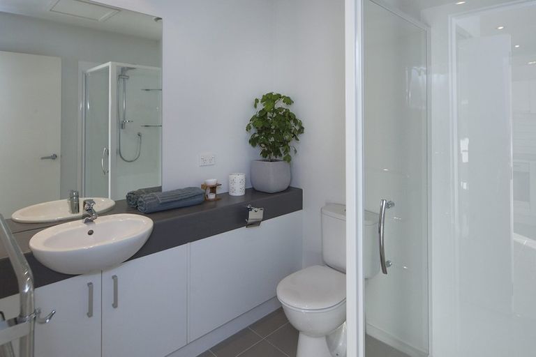 Photo of property in 7e/60 Masons Road, Oteha, Auckland, 0632