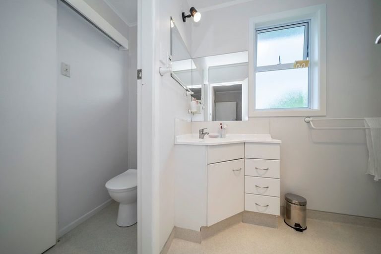 Photo of property in 1 Endeavour Street, Marfell, New Plymouth, 4310