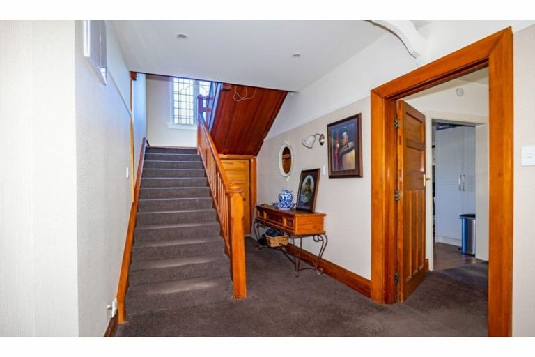 Photo of property in 4 Seaview Terrace, Bluff Hill, Napier, 4110
