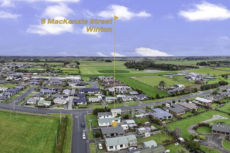 Photo of property in 8 Mackenzie Street, Winton, 9720
