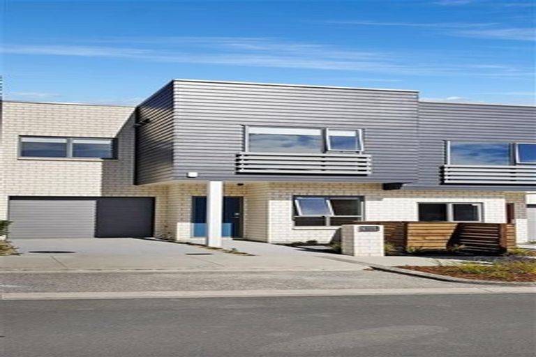 Photo of property in 5 Tuatua Road, Hobsonville, Auckland, 0616