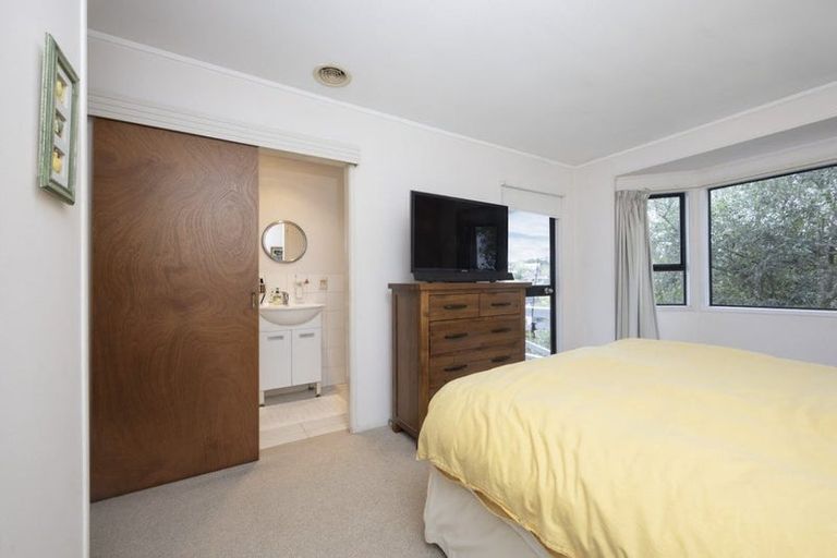Photo of property in 32 Moire Road, Massey, Auckland, 0614