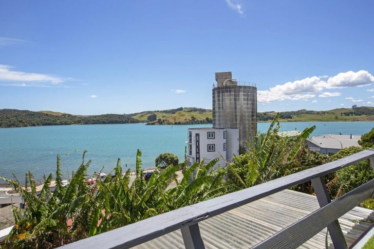 Photo of property in 77 Wallis Street, Raglan, 3225