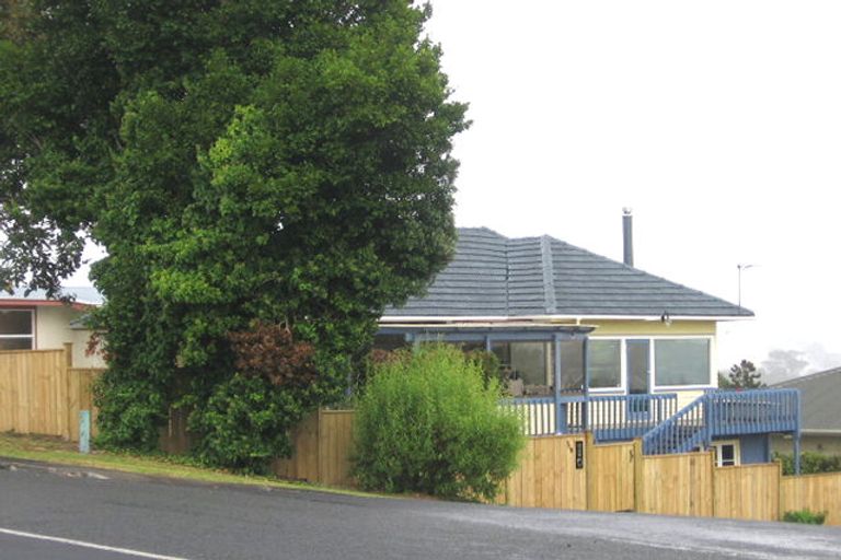 Photo of property in 1/168 Coronation Road, Hillcrest, Auckland, 0627