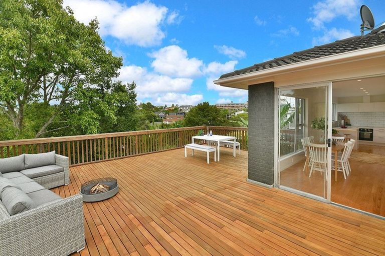 Photo of property in 27 Coronation Road, Hillcrest, Auckland, 0627