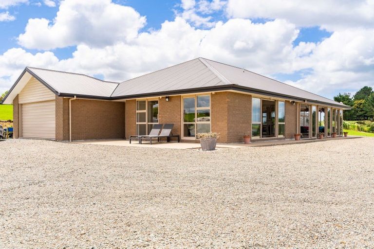 Photo of property in 24 Karakanui Road, Tinopai, Matakohe, 0593