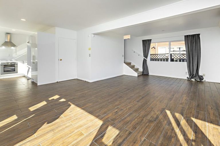 Photo of property in 2/47 Pah Road, Papatoetoe, Auckland, 2025