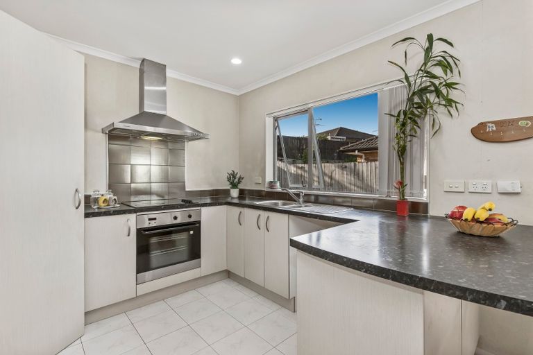 Photo of property in 28 Foxlaw Street, Randwick Park, Auckland, 2105
