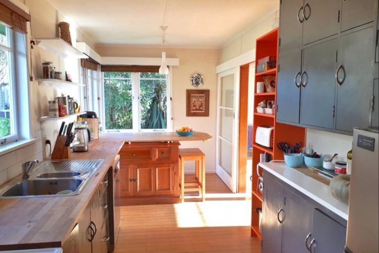 Photo of property in 3 Kapekape Place, Pukerua Bay, 5026