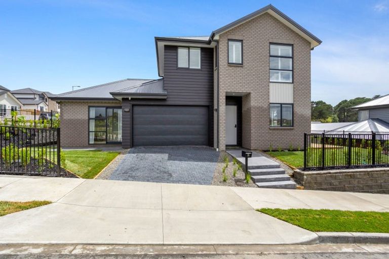 Photo of property in 35 Barrel Crescent, Swanson, Auckland, 0614