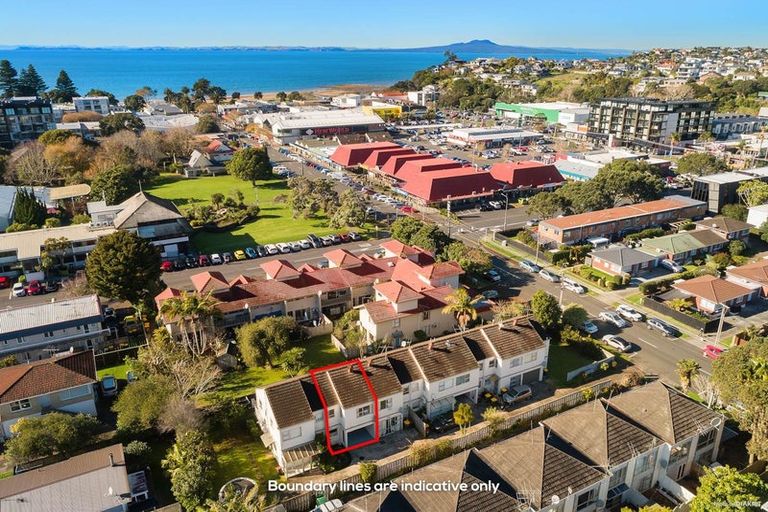 Photo of property in 6/23 Inverness Road, Browns Bay, Auckland, 0630