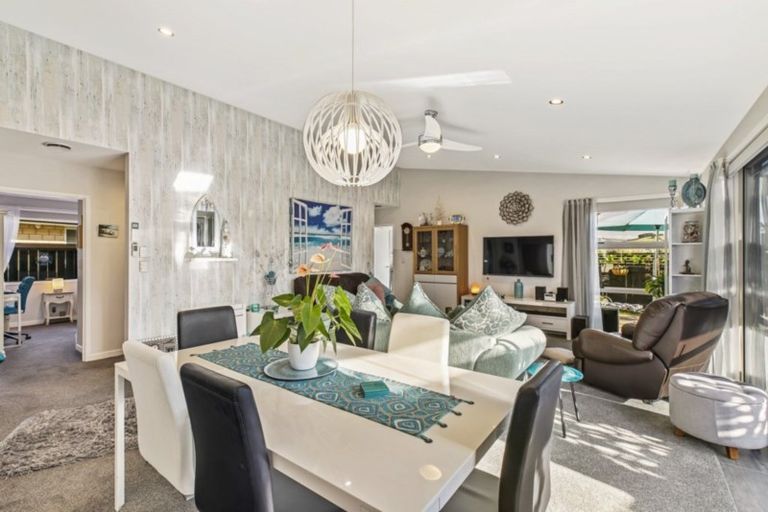 Photo of property in 4 Westhill Lane, Papamoa Beach, Papamoa, 3118