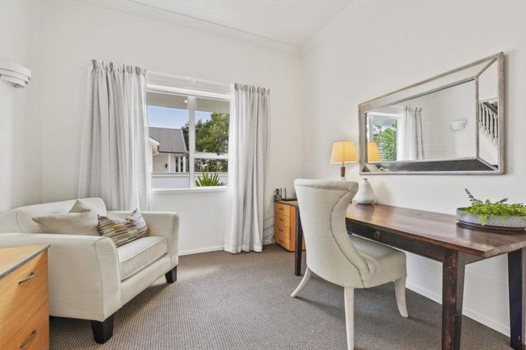 Photo of property in 1/14 Vincent Road, Northcote Point, Auckland, 0627