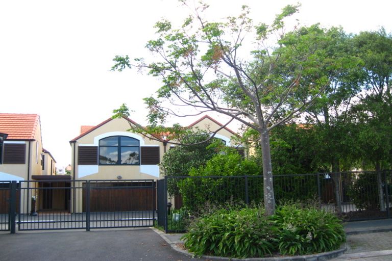 Photo of property in 105 Waterside Crescent, Gulf Harbour, Whangaparaoa, 0930