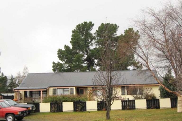 Photo of property in 17 Linrosa Place, Cromwell, 9310