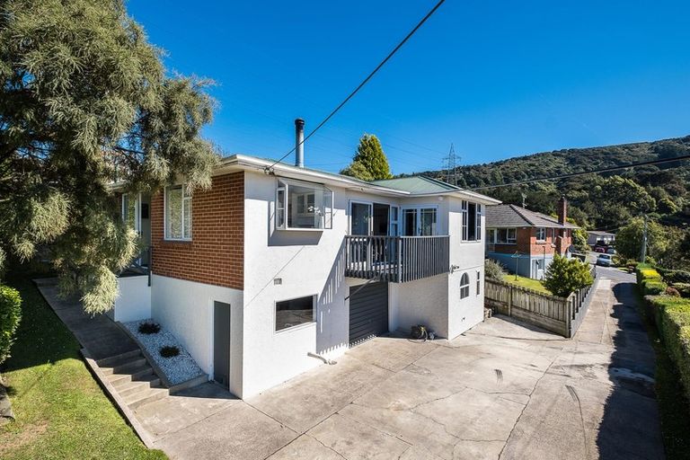 Photo of property in 102 Wakari Road, Helensburgh, Dunedin, 9010