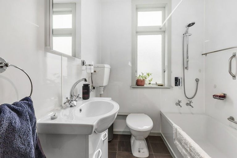 Photo of property in 77 Devonshire Road, Miramar, Wellington, 6022